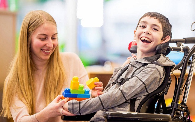 Bệnh viện Sản Nhi Nghệ An phối hợp chuyên gia quốc tế điều trị co cứng cơ cho trẻ bại não- Ảnh 4.