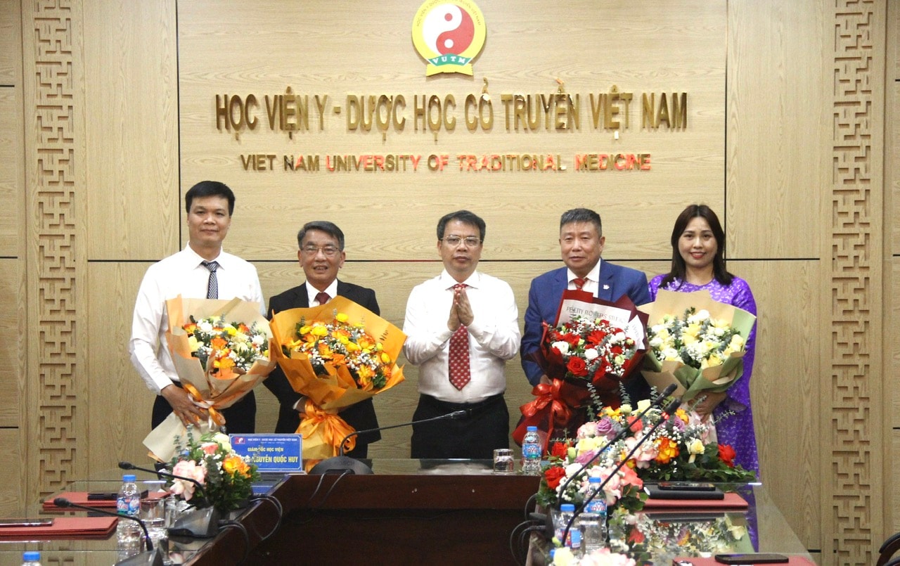 Chuẩn hoá nguồn nhân lực chất lượng cao chuyên ngành y dược học cổ truyền- Ảnh 1.