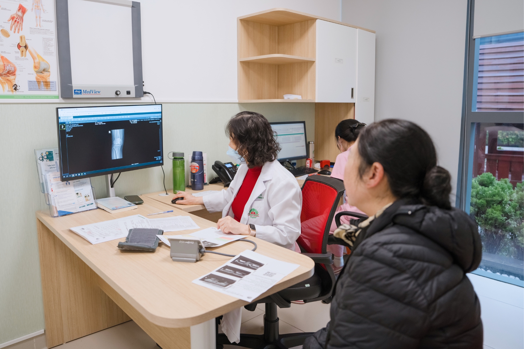 Du lịch đầu năm an toàn cho người Thoái hóa khớp gối- Ảnh 2.