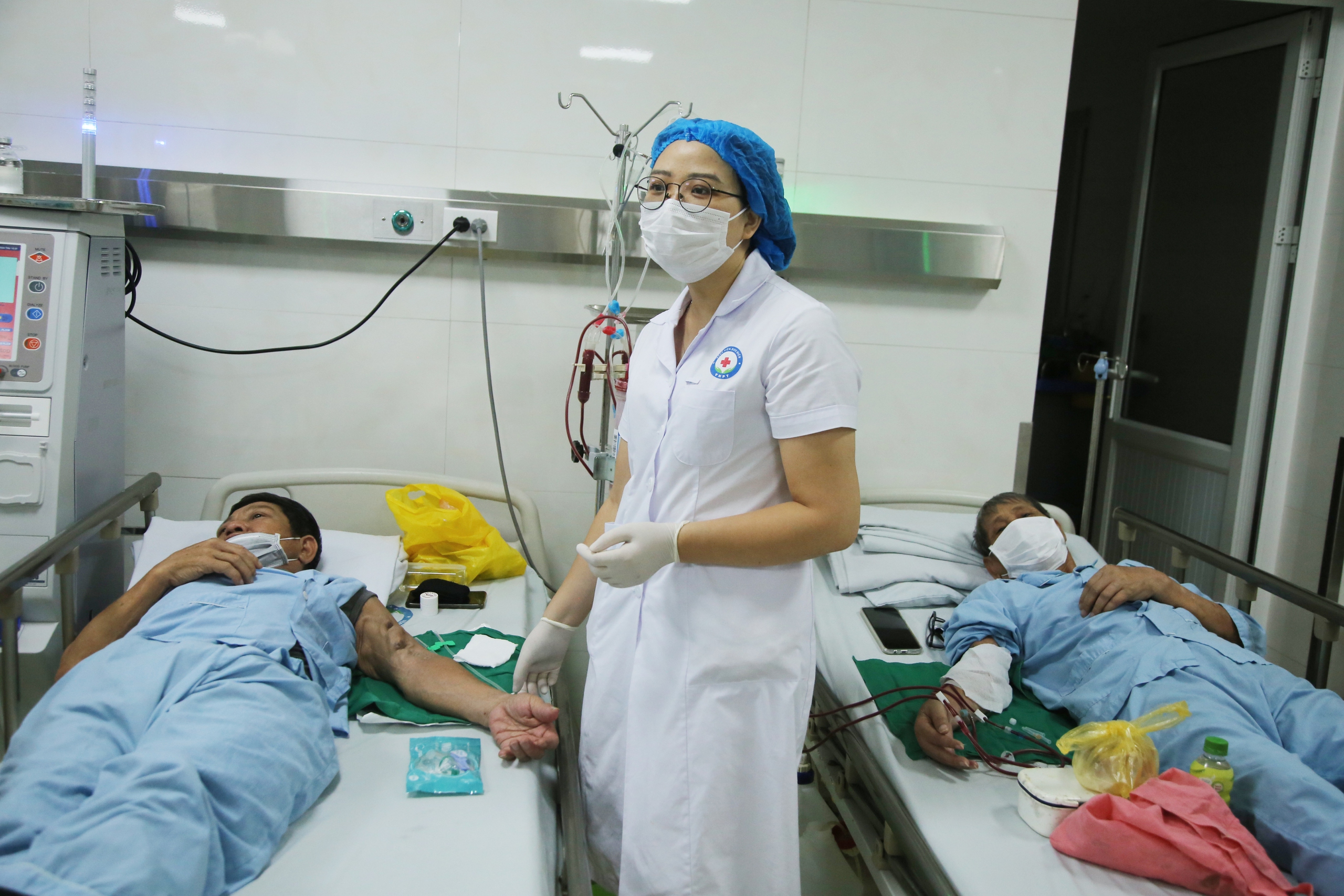 'Ngôi nhà' của những người chạy thận ở phía trong chợ Giời- Ảnh 2.