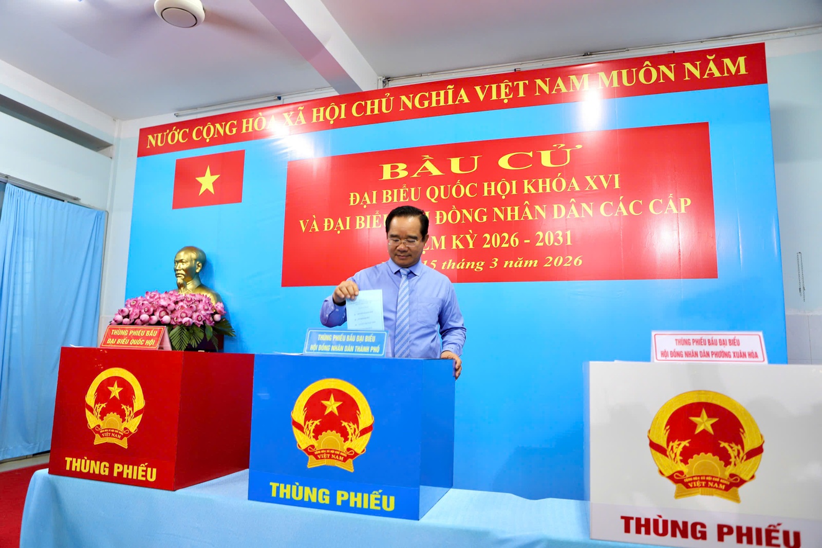 31 xã, phường trên địa bàn TPHCM đạt 100% cử tri đi bỏ phiếu bầu cử- Ảnh 2.