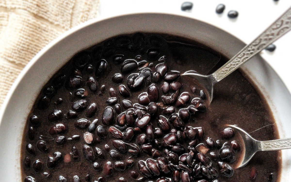 Đậu đen đúng mùa đang rẻ, chỉ bạn cách nấu nước uống giúp thải độc, thanh nhiệt cơ thể