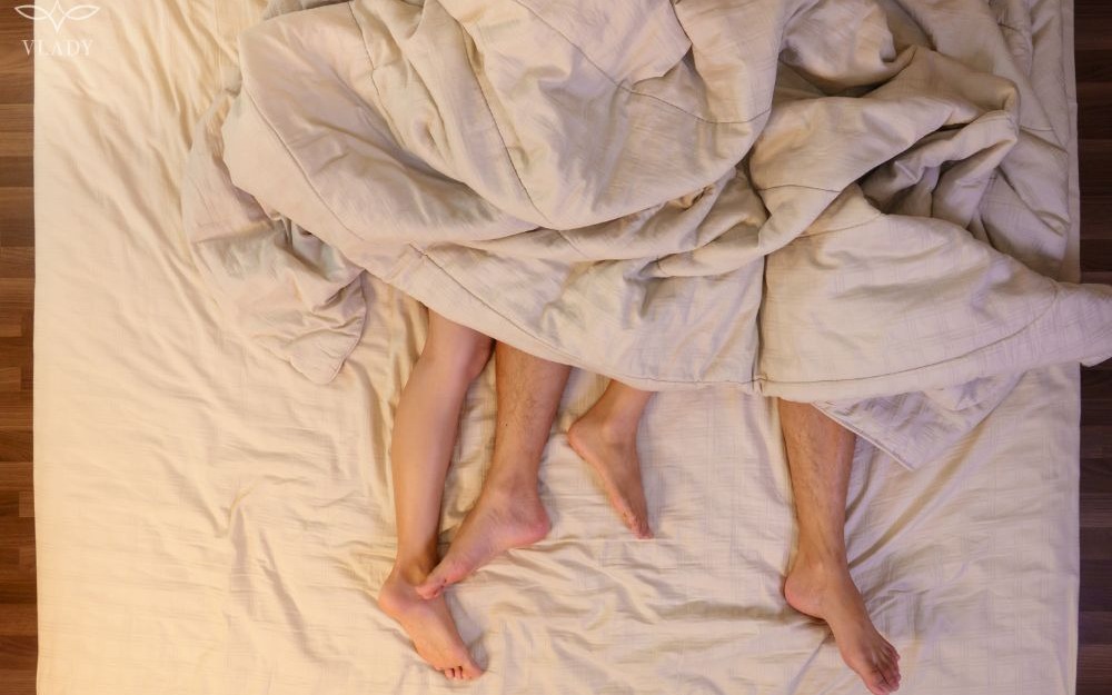 Mắc giang mai, nam thanh niên ngâm lá trầu không gây biến chứng- Ảnh 1.