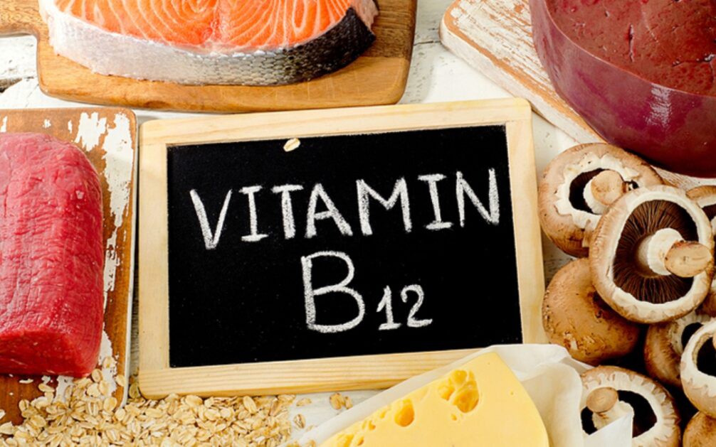 Cách khắc phục thiếu vitamin B12, D và sắt tự nhiên- Ảnh 2. 6 thực phẩm bổ huyết giàu vitamin B12 hơn trứng