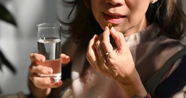 Uống vitamin sai cách: Thuốc bổ có thể thành ‘gánh nặng’ cho gan