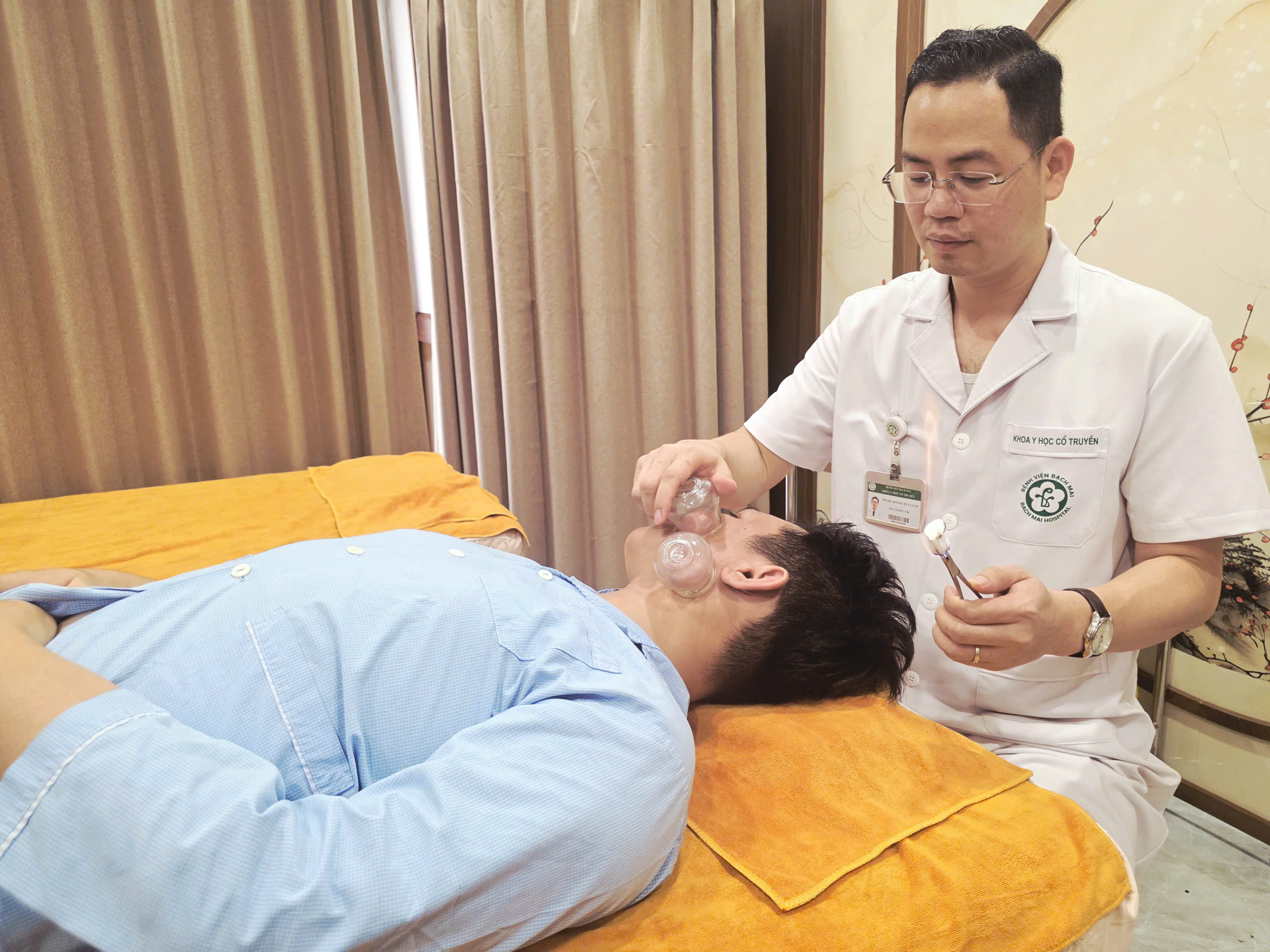 Ngâm bể sục, ngủ phòng điều hòa, nam sinh liệt mặt sau một đêm- Ảnh 1. Ngâm bể sục, ngủ phòng điều hòa, nam sinh liệt mặt sau một đêm- Ảnh 1.