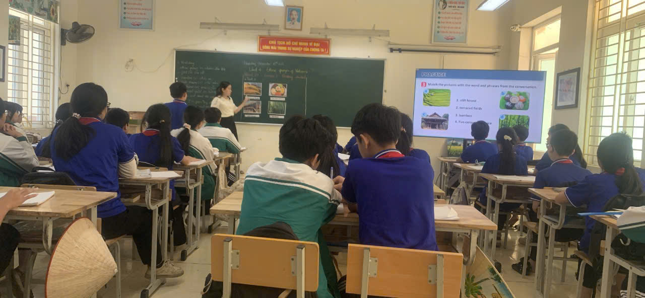 Đảm bảo tiền lương và phụ cấp cho giáo viên dạy liên trường liên cấp- Ảnh 1. Đảm bảo tiền lương và phụ cấp cho giáo viên dạy liên trường liên cấp- Ảnh 1.