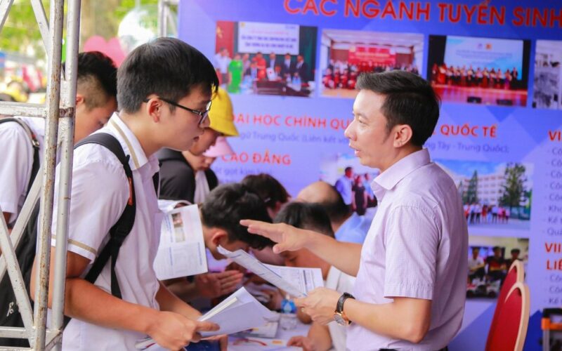 Học bổng đến 8,4 triệu đồng mỗi tháng cho 15 nhóm ngành chiến lược