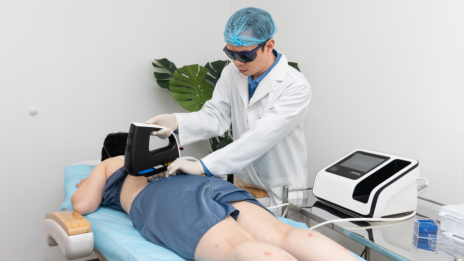 BSCKI Phan Minh Tuấn: Điều trị bệnh vẩy nến cần chiến lược theo dõi dài hạn- Ảnh 3.