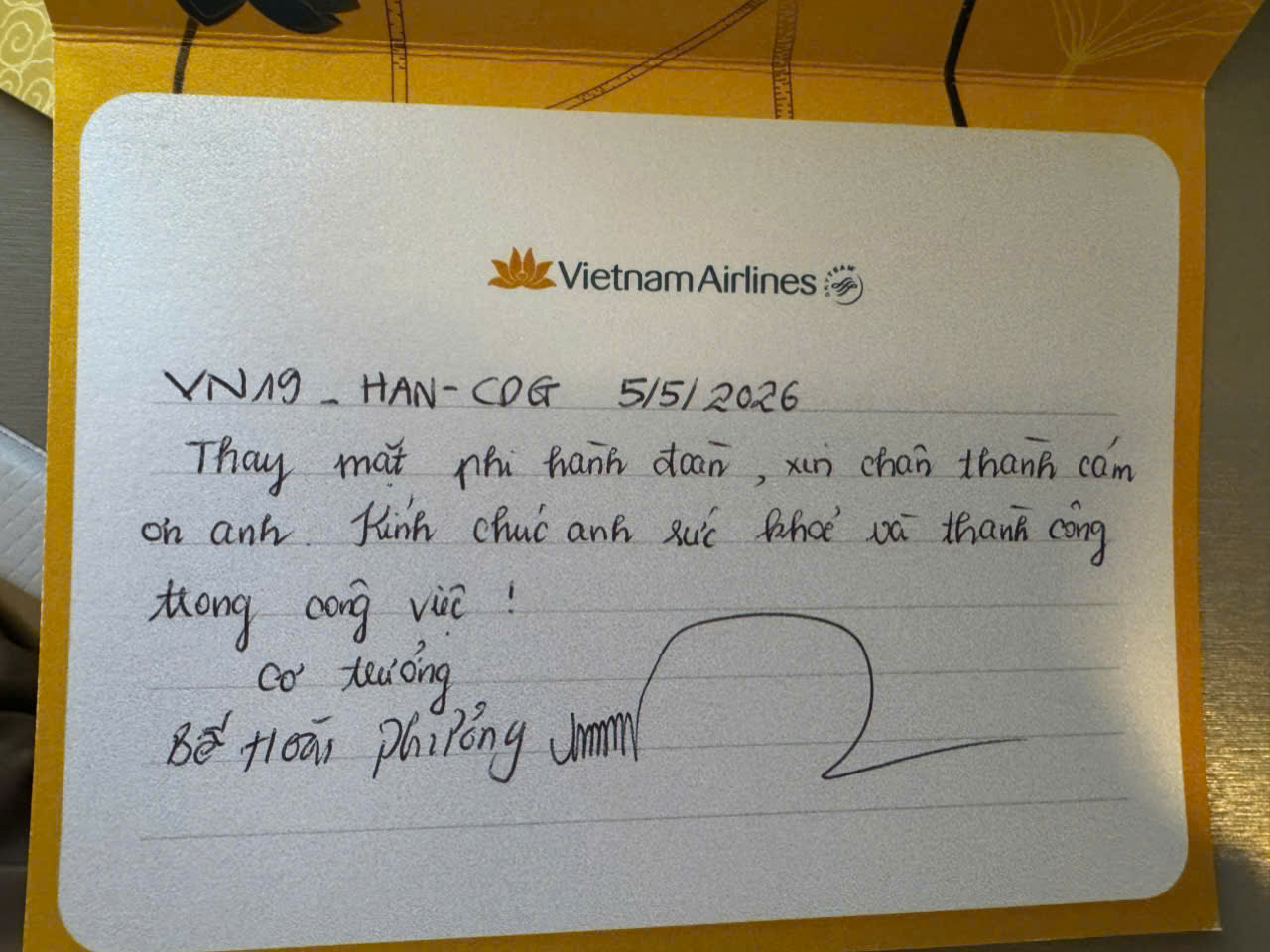 Giữa tầng mây của chặng bay Hà Nội - Paris, bác sĩ Bạch Mai kịp thời cứu hành khách - Ảnh 2. Giữa tầng mây của chặng bay Hà Nội - Paris, bác sĩ Bạch Mai kịp thời cứu hành khách - Ảnh 2.
