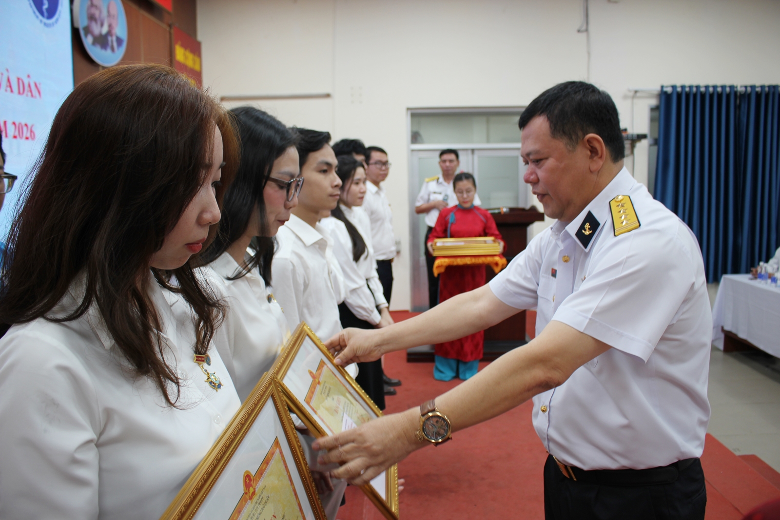 img3634-1776910052702130645760-1 Trường Sa trong trái tim thầy thuốc: Giữ bình yên từ những điều giản dị- Ảnh 4.