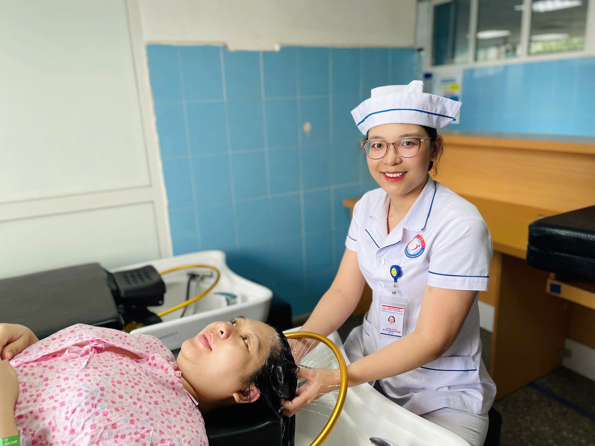 Chuyện của những người đón 'thiên thần'- Ảnh 7. Chuyện của những người đón 'thiên thần'- Ảnh 7.