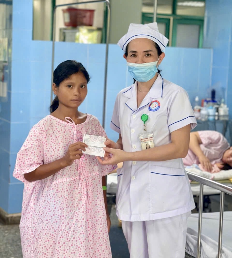 Chuyện của những người đón 'thiên thần'- Ảnh 3. Chuyện của những người đón 'thiên thần'- Ảnh 3.