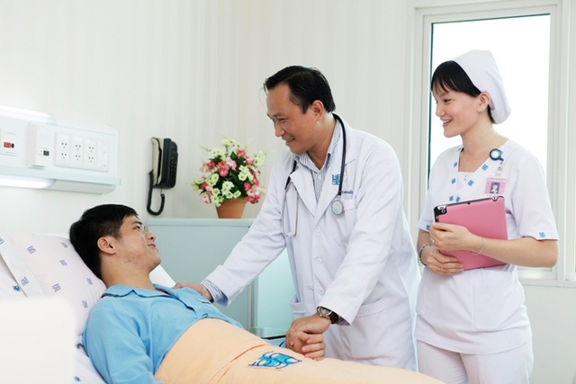 kham-benh-17775032760751386742269-1 Cắt giảm thời gian thực hiện thủ tục cấp mới giấy phép hoạt động khám bệnh, chữa bệnh từ 1/7- Ảnh 1.
