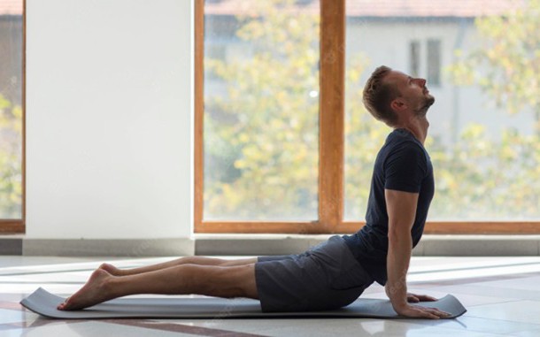 8 cách đơn giản giúp cân bằng nội tiết tố tự nhiên- Ảnh 2. 4 tư thế yoga tốt cho cân bằng nội tiết tố nam
