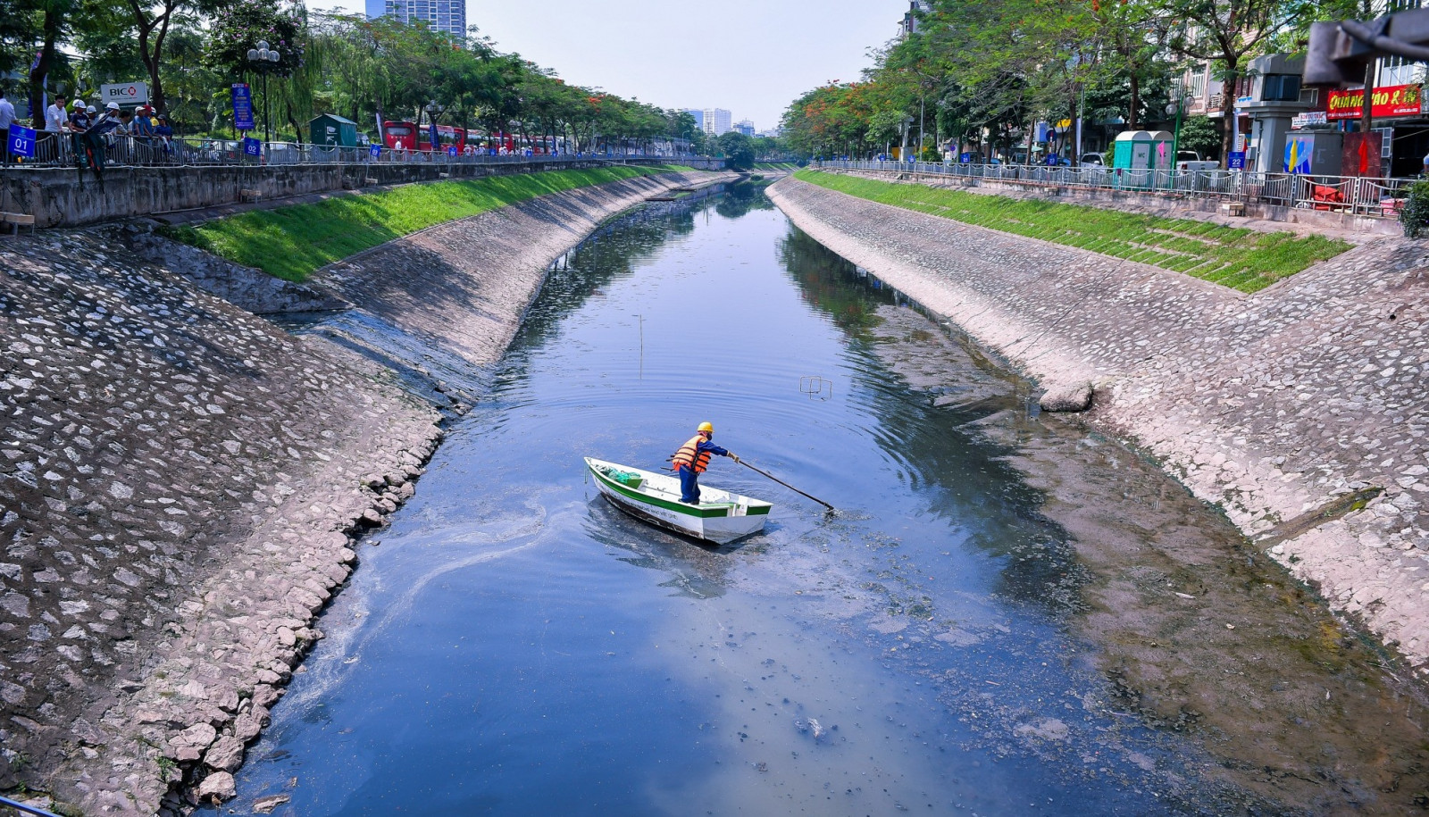 Phê duyệt quy hoạch làm 'sống lại' các dòng sông chết ở Hà Nội- Ảnh 1. Phê duyệt quy hoạch làm 'sống lại' các dòng sông chết ở Hà Nội- Ảnh 1.