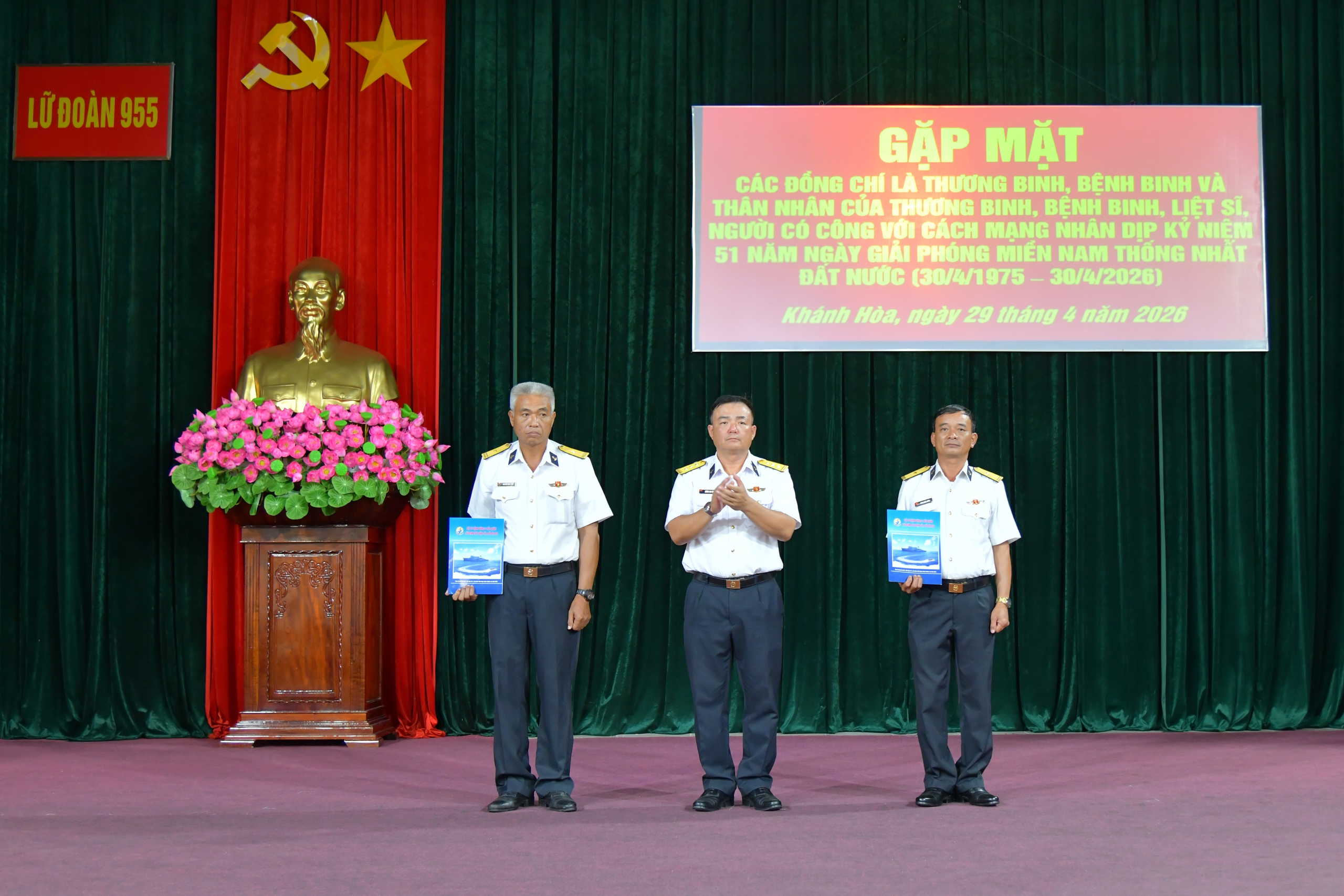 Lữ đoàn 955 thăng quân hàm cho 53 quân nhân, tri ân người có công dịp 30/4- Ảnh 3. Lữ đoàn 955 thăng quân hàm cho 53 quân nhân, tri ân người có công dịp 30/4- Ảnh 3.