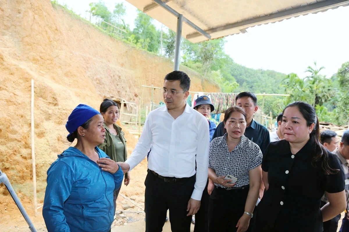 Lốc cuốn sập nhà sàn, một học sinh lớp 7 tử vong- Ảnh 2. Lốc cuốn sập nhà sàn, một học sinh lớp 7 tử vong- Ảnh 2.