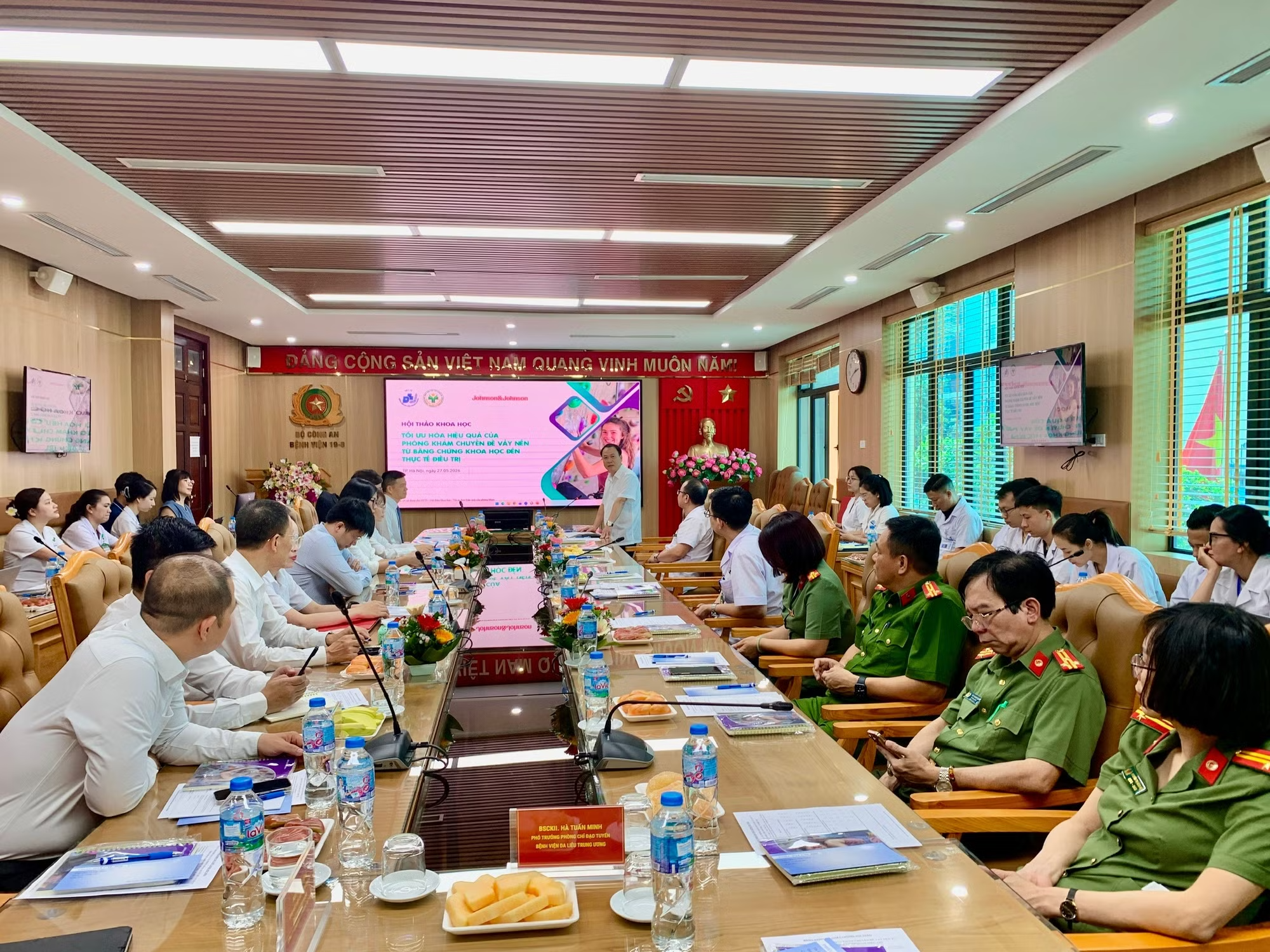 1984-1-1779895700580702844338 Người mắc bệnh vảy nến đối mặt áp lực tâm lý kéo dài nhiều năm- Ảnh 1.