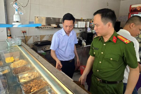 Phát hiện kiến trên khay chế biến bánh mỳ: Đoàn liên ngành tỉnh Nghệ An kiên quyết xử lý sai phạm