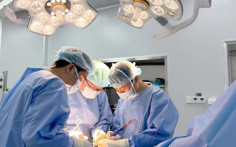 Vinmec Nha Trang trả lại 2 cm chân bị lệch cho nữ du khách Nga nhờ kỹ thuật thay khớp háng được ‘may đo’ bằng công nghệ in 3D