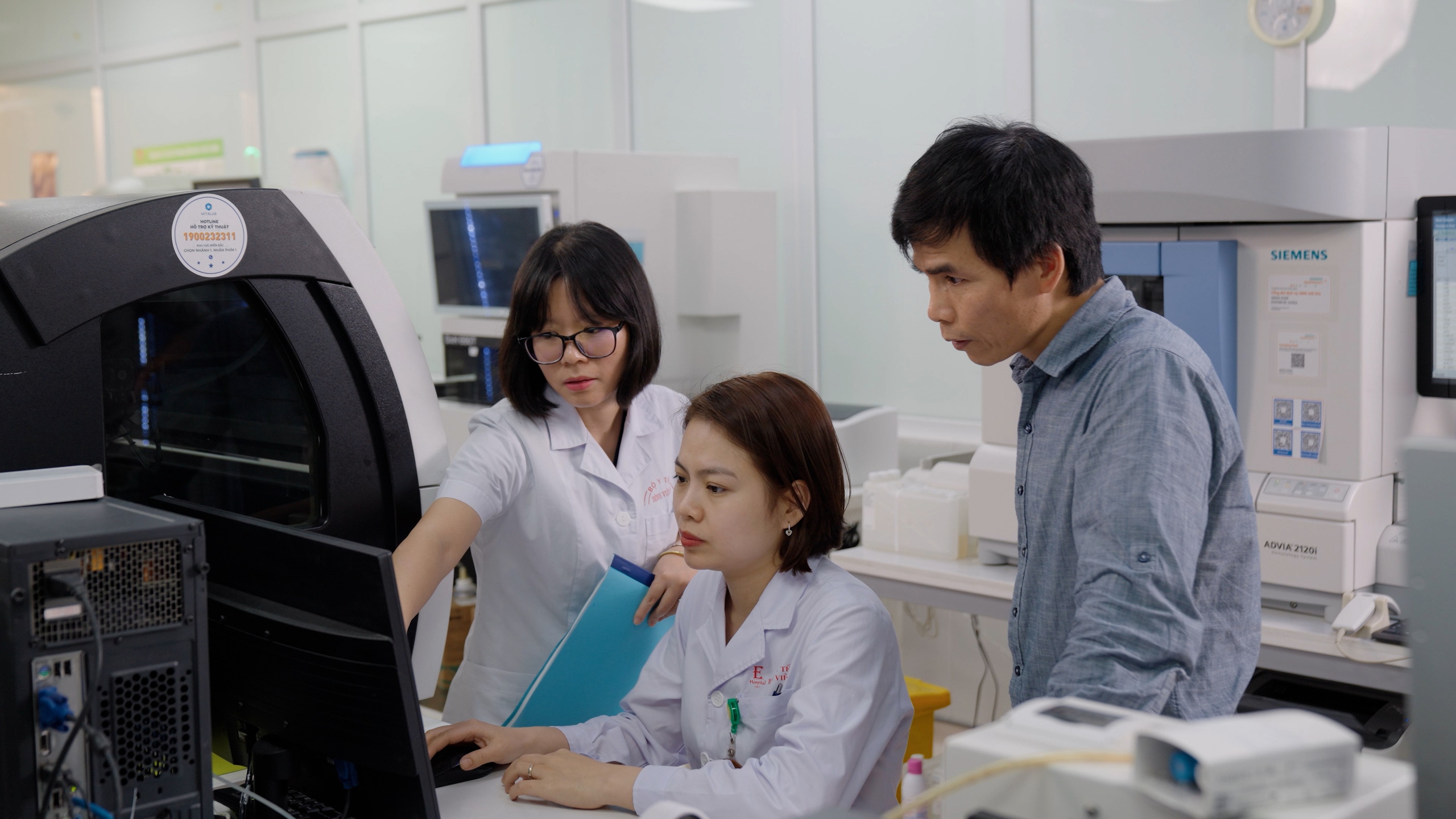 bac-si-va-ki-su-ai-1-17800296388721160638438 Bệnh viện E và VEM.AI tăng tốc ứng dụng AI trong ngành y tế- Ảnh 2.
