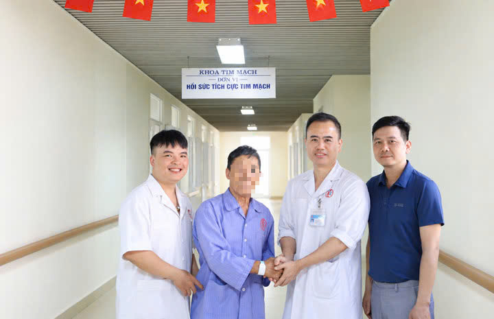 base64-1779335183734581064673 Cứu cụ ông 73 tuổi ở Hải Phòng bất ngờ ngừng tim, ngừng tuần hoàn trước phòng can thiệp- Ảnh 2.