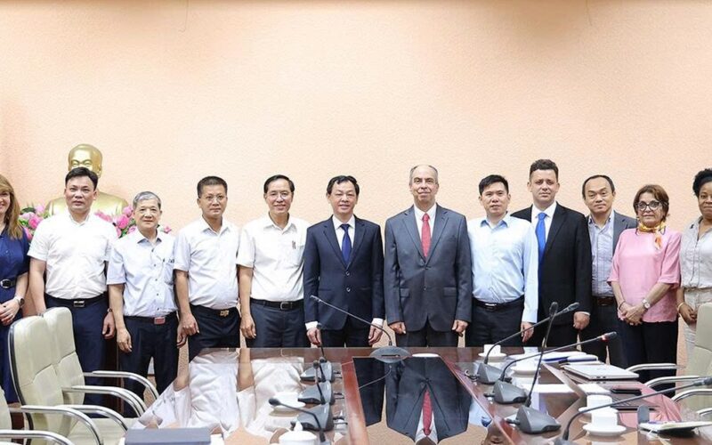 Thứ trưởng Nguyễn Tri Thức tiếp, làm việc với Đại sứ Đặc mệnh toàn quyền nước Cộng hòa Cuba tại Việt Nam
