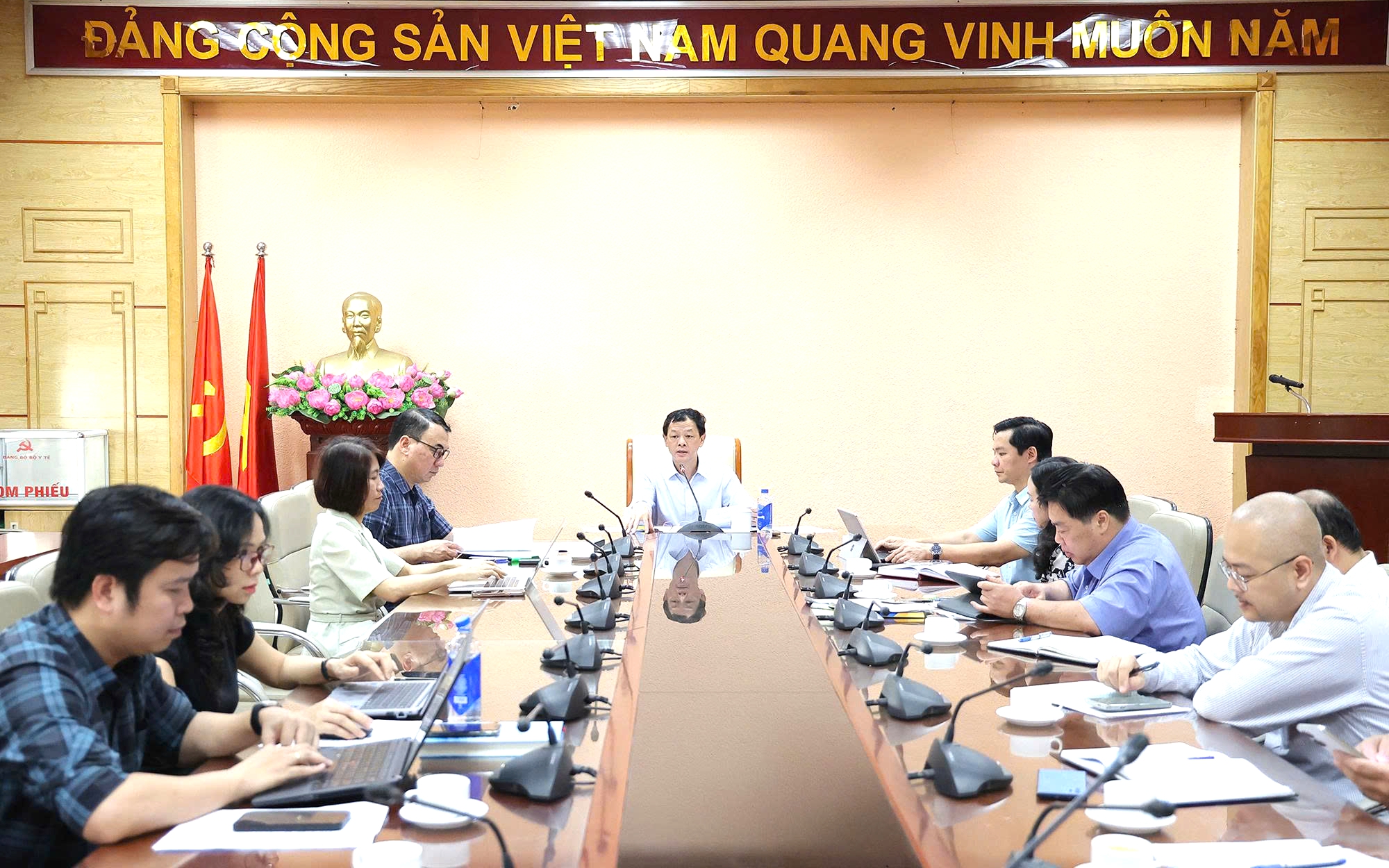 Không để kỹ thuật làm chậm chuyển đổi số y tế: Lãnh đạo Bộ Y tế siết tiến độ triển khai