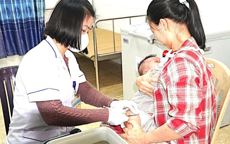 Hà Tĩnh giữ vững ‘lá chắn miễn dịch’ từ những mũi tiêm