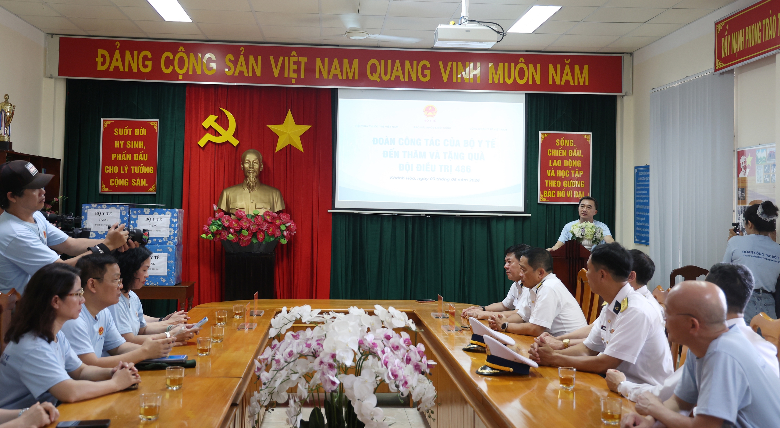 leminh12-17778194796231124739916 Đoàn Đại biểu Bộ Y tế sẵn sàng lên đường thăm cán bộ, chiến sĩ, nhân dân Trường Sa và nhà giàn DK1- Ảnh 5.