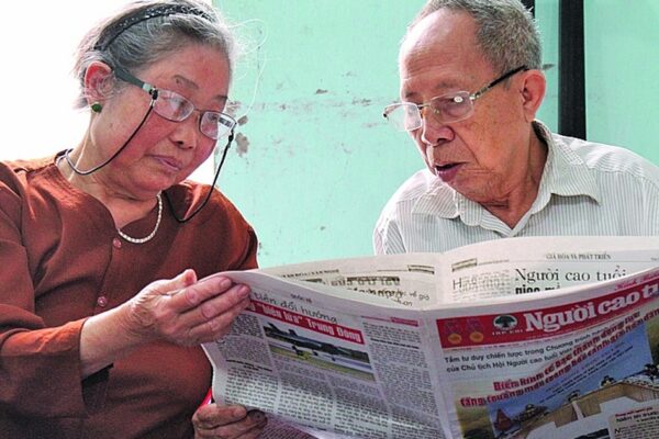Nhận diện ranh giới giữa cô đơn và trầm cảm ở người cao tuổi