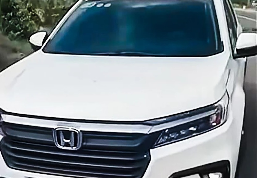 o-to-1777893284527392456209 Một người đàn ông tử vong trong ô tô đang đậu ven đường ở Khánh Hòa- Ảnh 1.