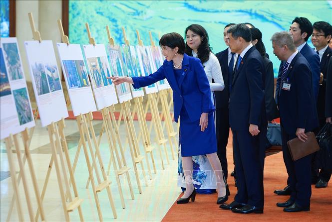 thu-tuong-le-minh-hung-1-1777706508146-1777706508406690591667 Thủ tướng Lê Minh Hưng và Thủ tướng Nhật Bản tham quan Trưng bày ảnh- Ảnh 5.