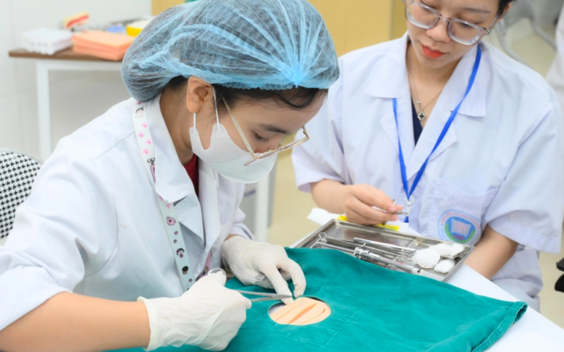 Đại học Y Hà Nội lý giải việc tăng chỉ tiêu Y khoa và đổi mới tổ hợp xét tuyển