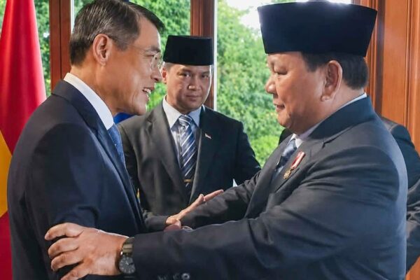 Thủ tướng Lê Minh Hưng gặp Tổng thống Indonesia Prabowo Subianto