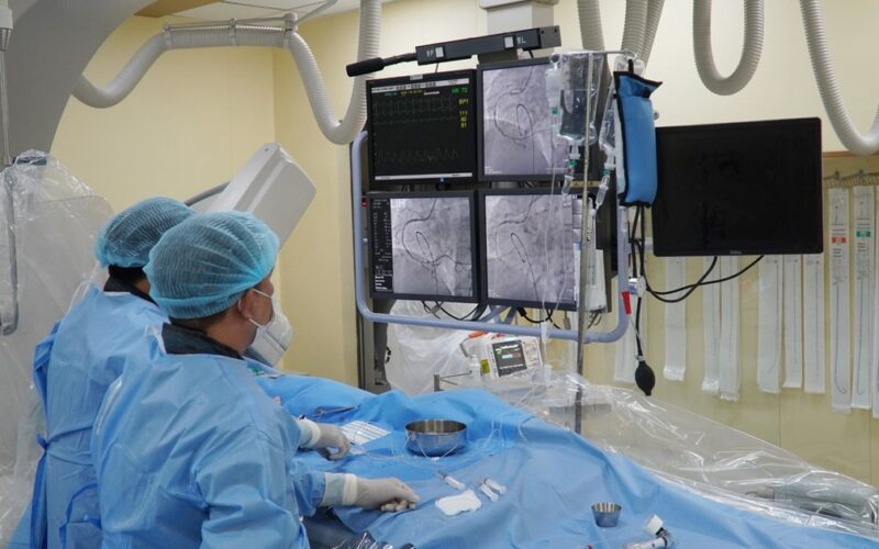 Cứu người đàn ông bị nhồi máu cơ tim trong lúc đang câu cá