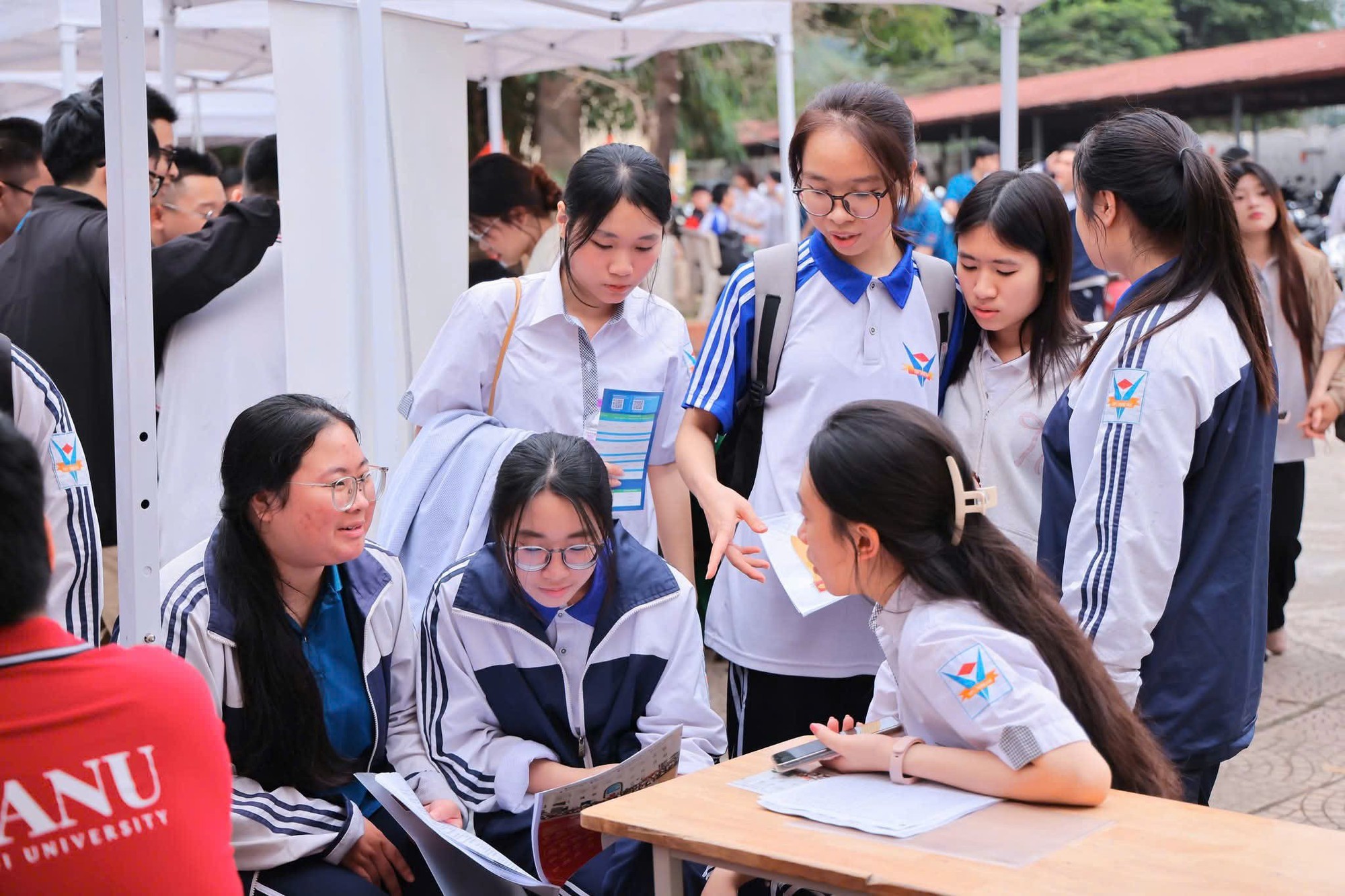 z7668332647110-7eb2331780e7f56e421ced25225832a8-17782362483901662004259-1 Những giấy tờ bắt buộc để bảo đảm quyền lợi ưu tiên trong tuyển sinh đại học 2026- Ảnh 1.