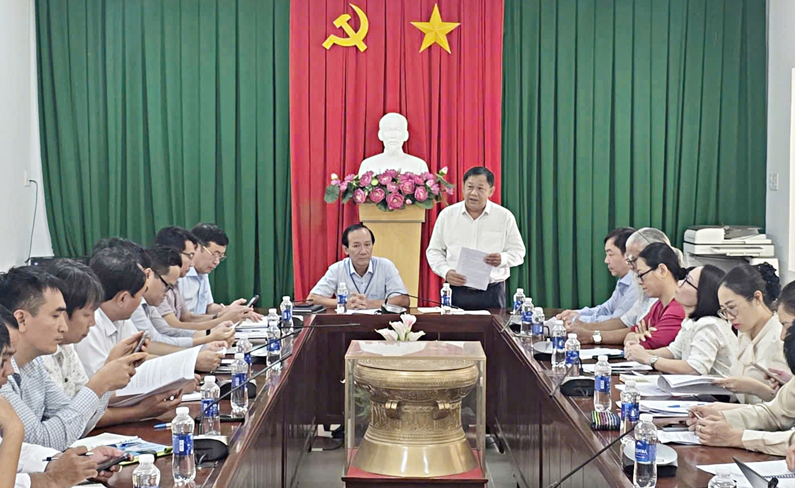 z7806235231527af323400e8c2ce0131c5729902cfc65a-1778290997836619498357 Đầu mùa mưa, nhiều giải pháp được triển khai nhằm giảm số ca sốt xuất huyết nặng- Ảnh 1.