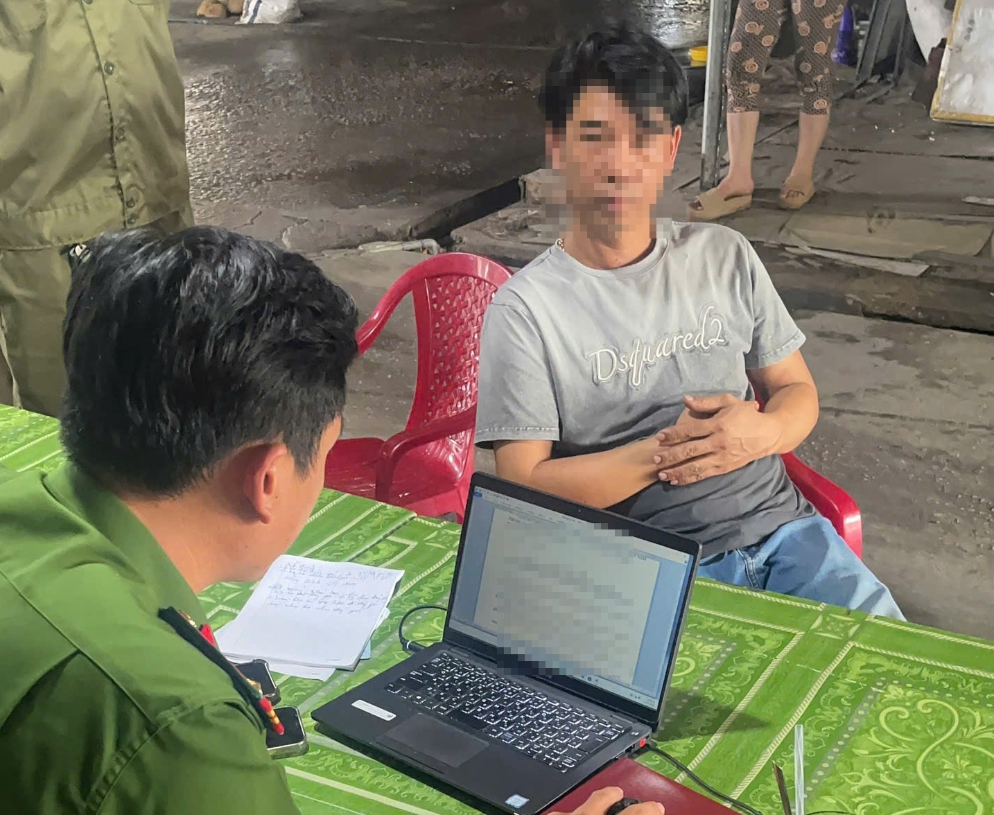 Phát hiện cơ sở livestream bán công cụ kích điện đánh bắt thủy sản, thu giữ hơn 210 bộ kích điện- Ảnh 3.
