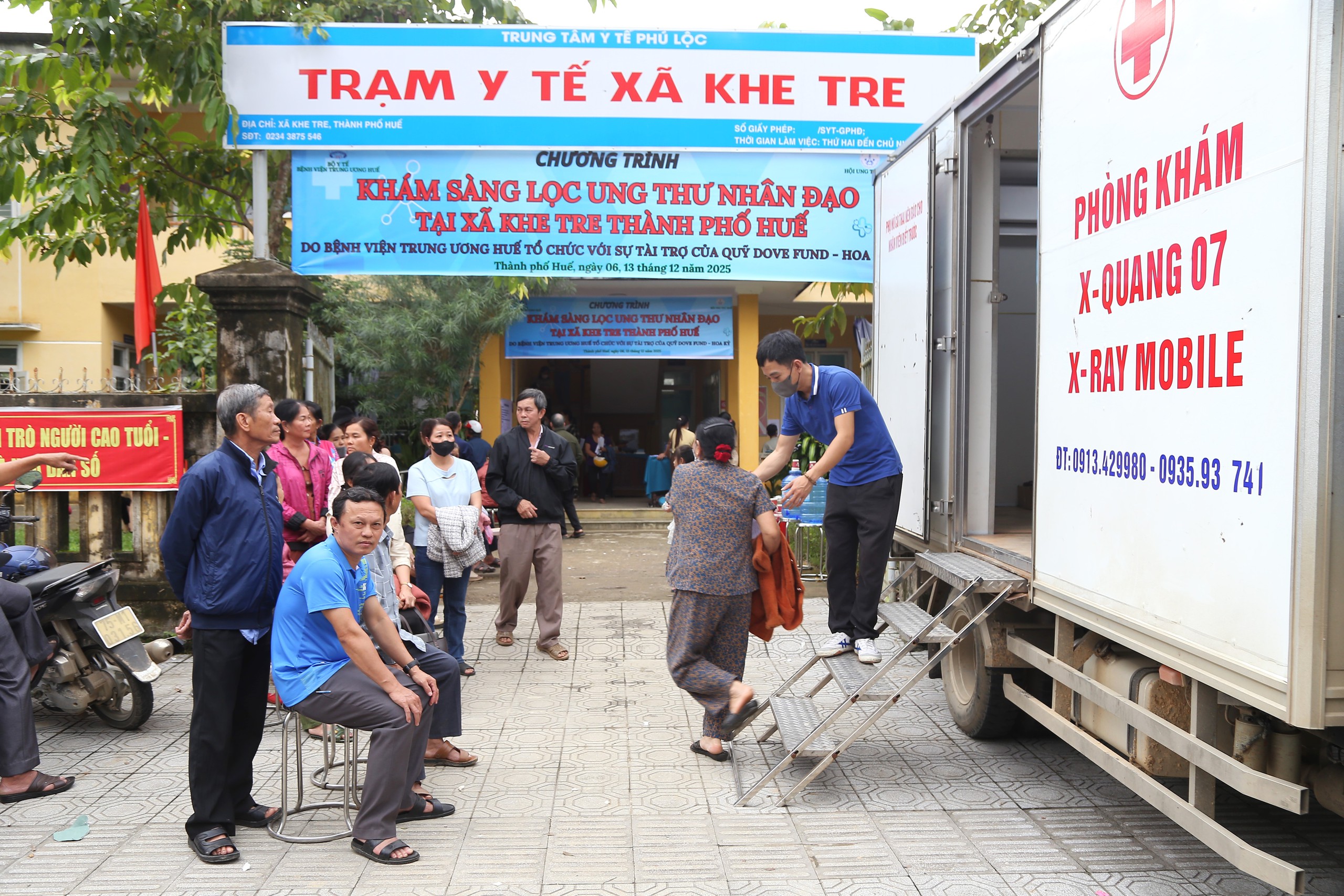 Bộ Y tế hướng dẫn tổ chức khám sức khỏe định kỳ theo nhóm tuổi, tránh quá tải- Ảnh 1.