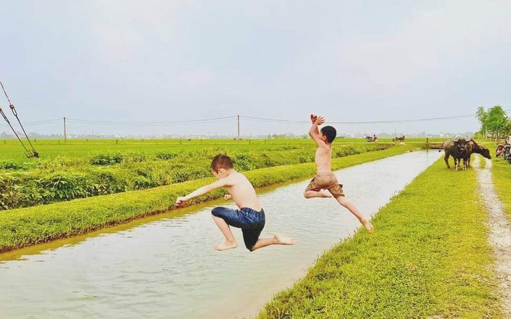 Vì sao nhiều trẻ biết bơi vẫn gặp tai nạn đuối nước thương tâm?