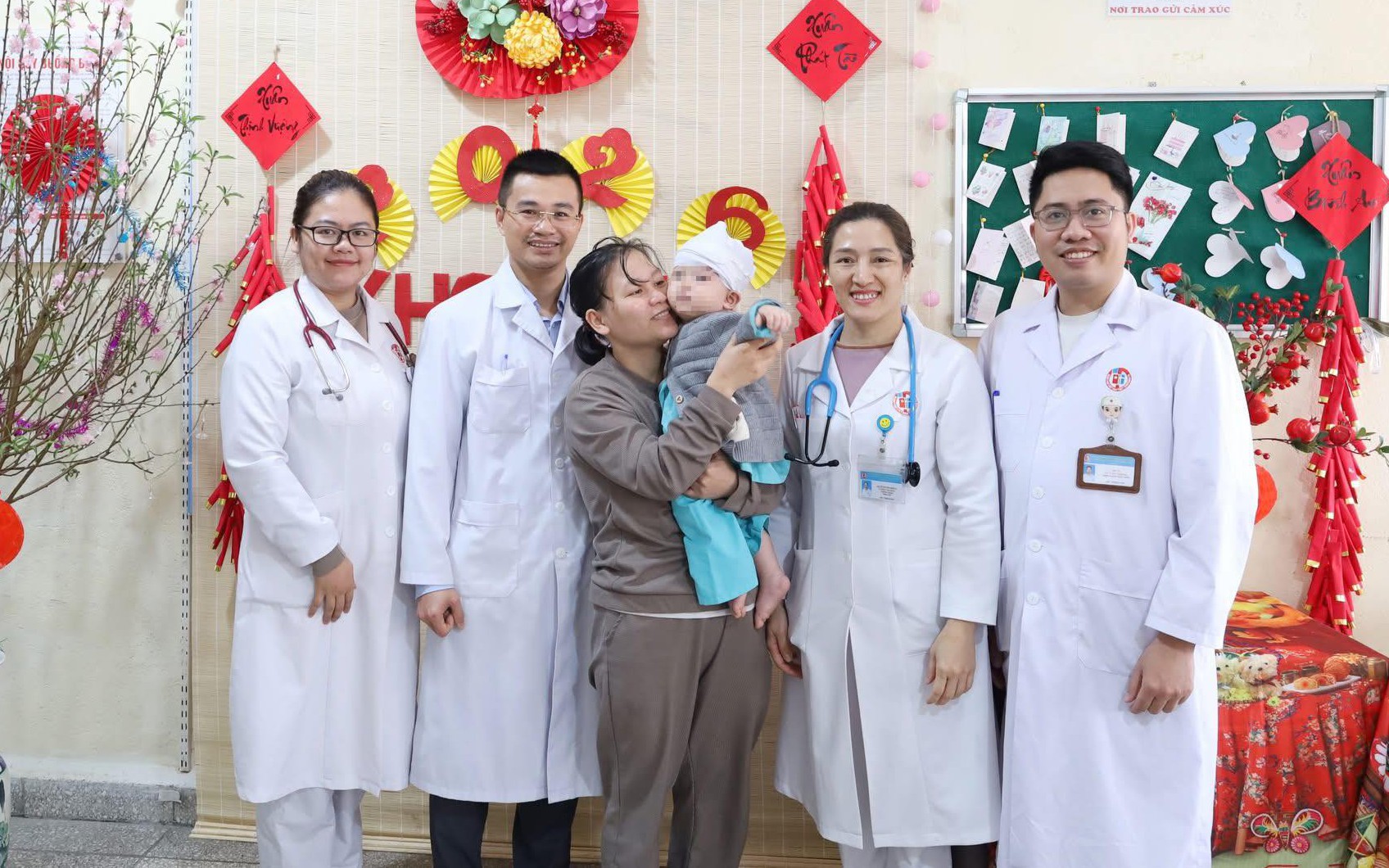 Cú ngã tưởng chừng vô hại khiến cụ ông 72 tuổi suýt mất mạng - Ảnh 3.