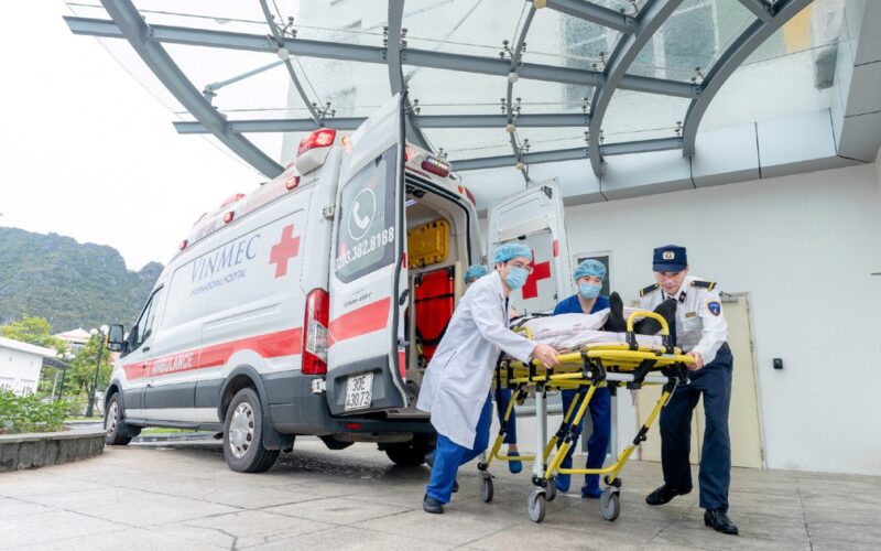 ‘La bàn’ đặc biệt phía sau những quyết định sinh tử của chuyên gia hồi sức cấp cứu Vinmec Hạ Long