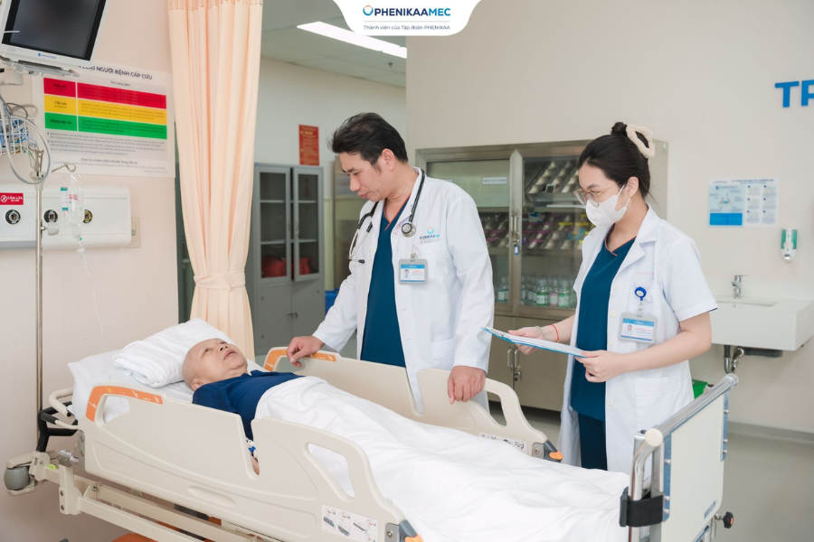 anh-1-17812520391451814723115 Hồi sức cấp cứu và chăm sóc giảm nhẹ nâng đỡ người bệnh ung thư giai đoạn cuối tại PhenikaaMec- Ảnh 1.