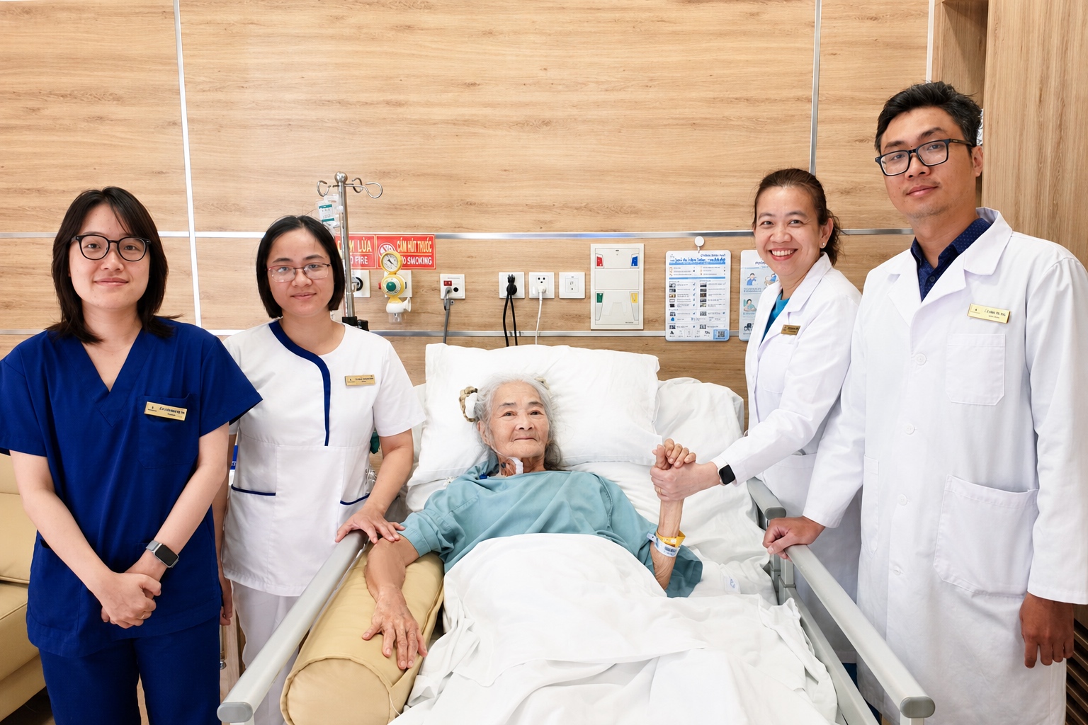 anh-2-17810591740802011968409 Vinmec Central Park cứu sống hai cụ bà U90 và U100 tuổi bị đột quỵ nhồi máu não nghiêm trọng- Ảnh 2.