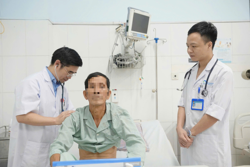 base64-1780551626888231803916 Chạy đua với tử thần, cứu sống bệnh nhân ngừng tim do nhồi máu cơ tim cấp- Ảnh 2.