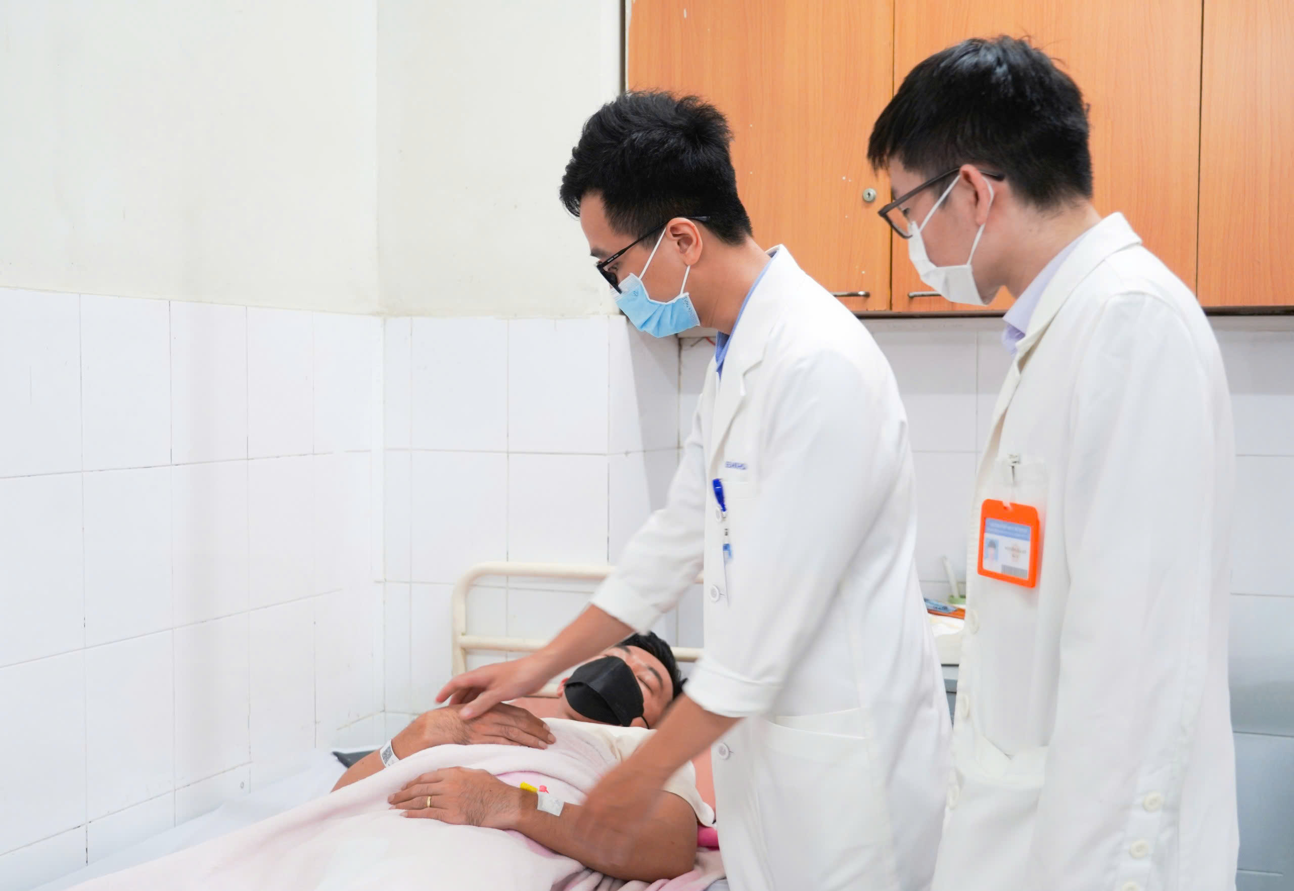 bs-ky-1780649921115257150621 Tự chữa quai bị, người đàn ông tá hỏa nhập viện vì viêm tinh hoàn- Ảnh 1.