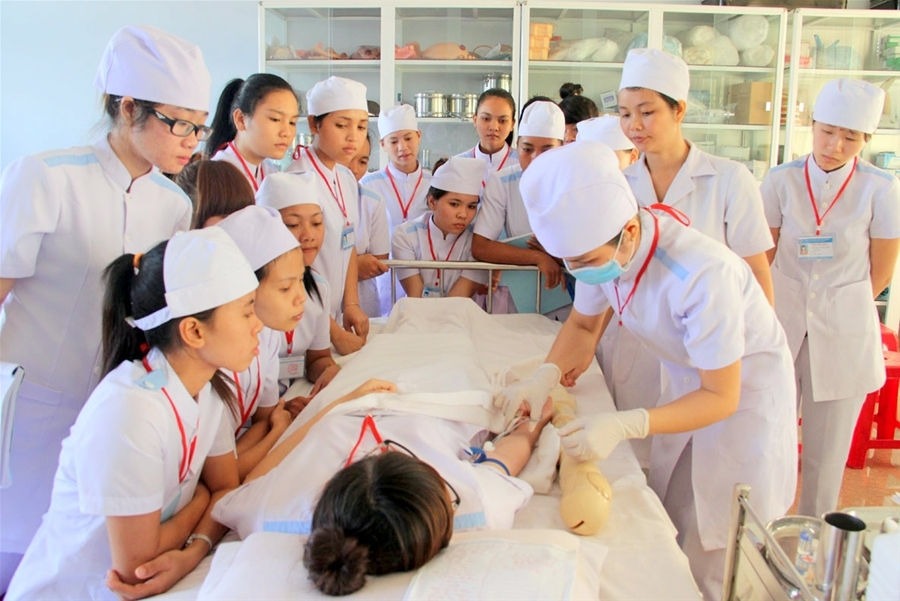 Bộ Y tế yêu cầu xử lý nghiêm vi phạm trong đào tạo thực hành khối ngành sức khỏe- Ảnh 1.