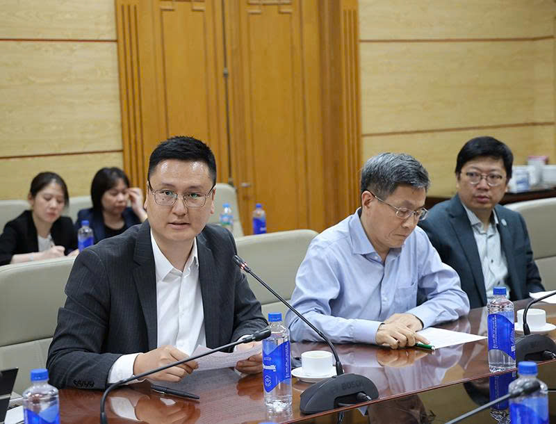 dn-tq-1779766543541866275264 Thứ trưởng Nguyễn Tri Thức tiếp, làm việc với Chủ tịch Tập đoàn SunWah cùng các doanh nghiệp Trung Quốc- Ảnh 6.